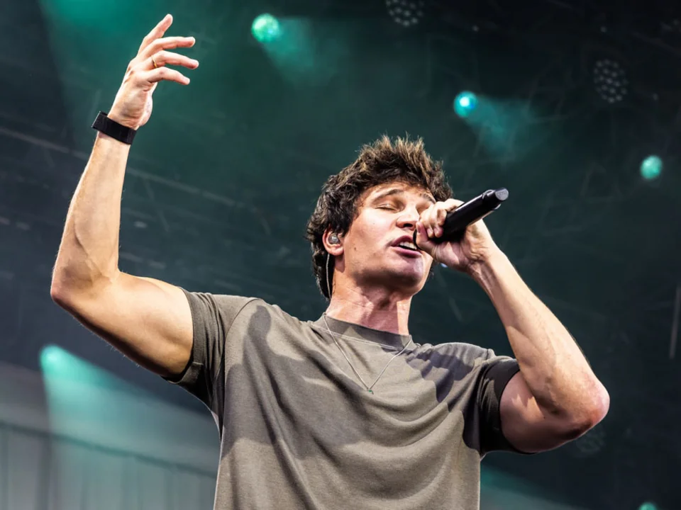 Wincent Weiss beim Konzert im Jahnstadion Regensburg
