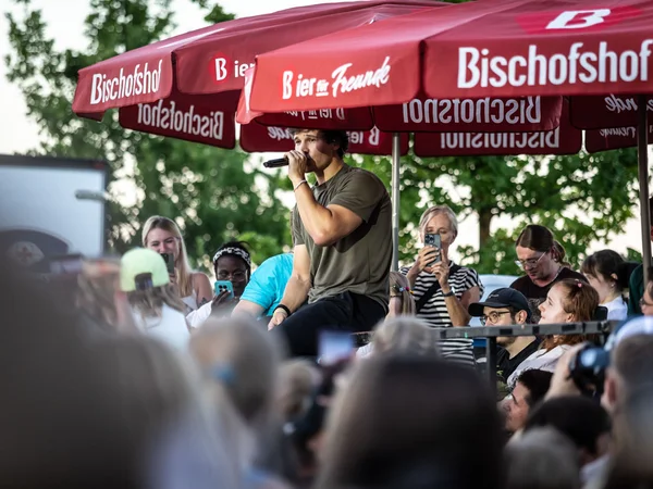 Winzent Weiss im Jahnstadion Regensburg, Bild 53 von 54