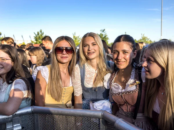 Tream im Jahnstadion Regensburg, Bild 19 von 80