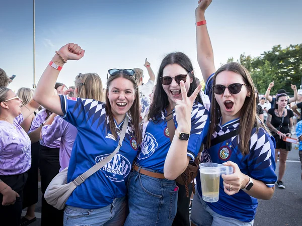 Tream im Jahnstadion Regensburg, Bild 18 von 80