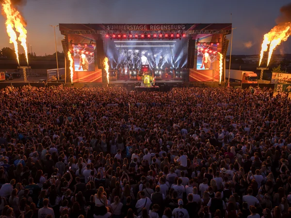 Tream im Jahnstadion Regensburg, Bild 51 von 80
